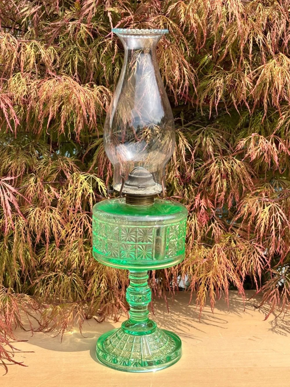 Antique King, Son & Co. No.24 Uranium Oil Lamp - Picture 3 of 12